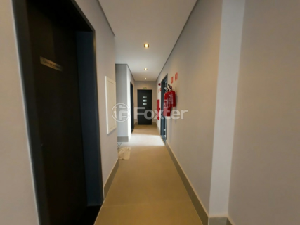 Image 5 - 749854