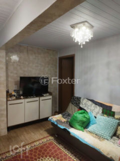 Image 4 - 749917