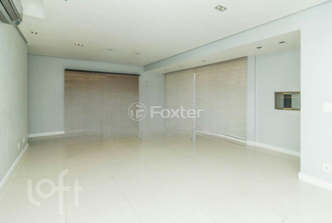 Image 7 - 750069