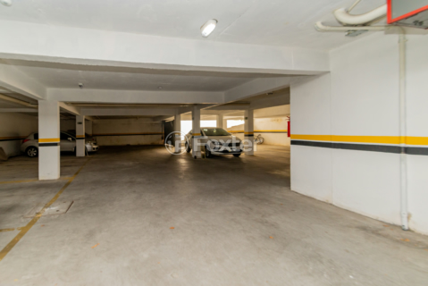 Image 32 - 751073