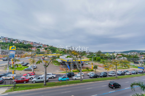 Image 33 - 751759