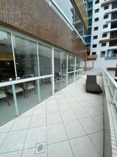 Image 17 - 752130