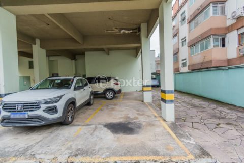 Image 28 - 752585