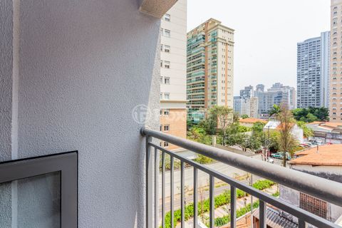 Image 6 - 752586