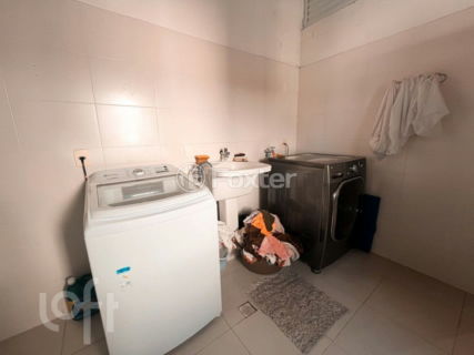 Image 8 - 753120