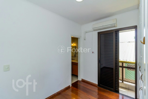 Image 32 - 753357