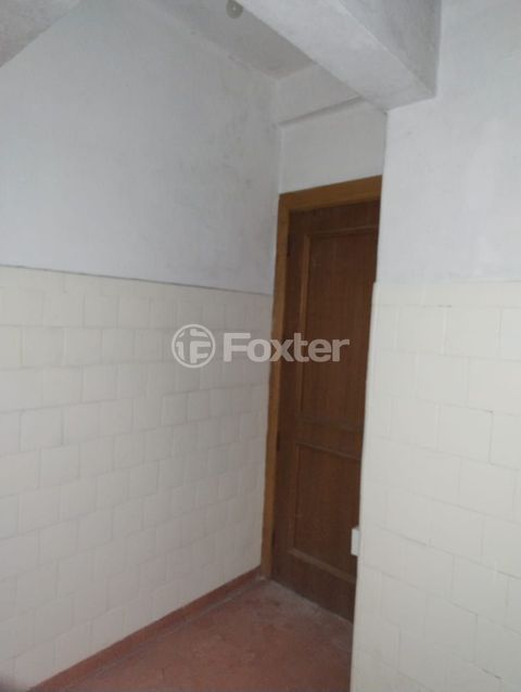 Image 10 - 754006