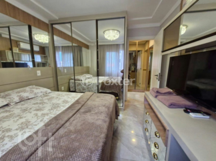 Image 7 - 755899