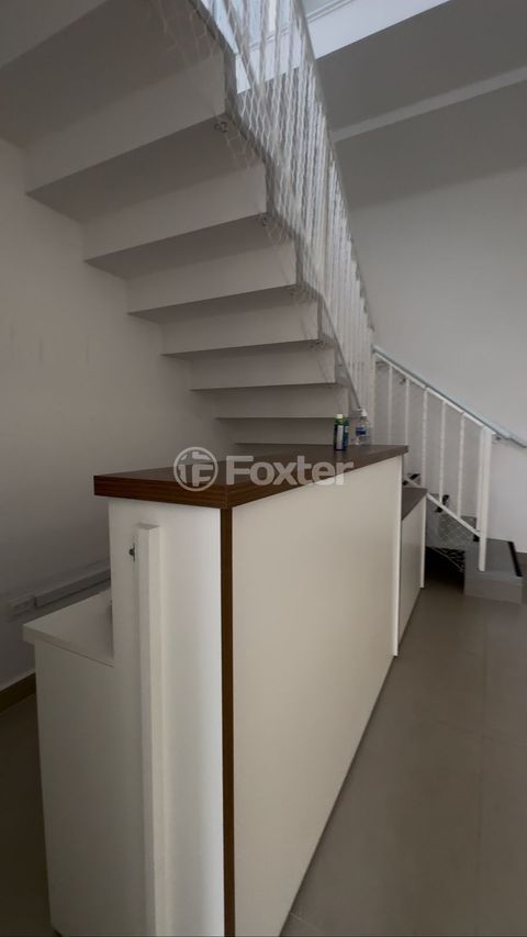 Image 7 - 755979