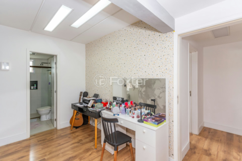 Image 44 - 757794