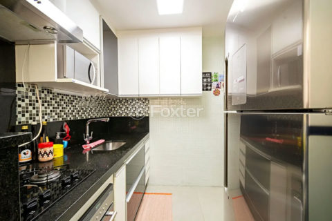 Image 9 - 758572