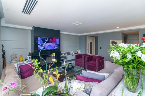 Image 7 - 7731