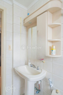 Image 32 - 806339