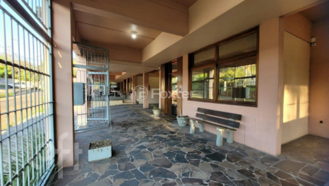 Image 22 - 806345