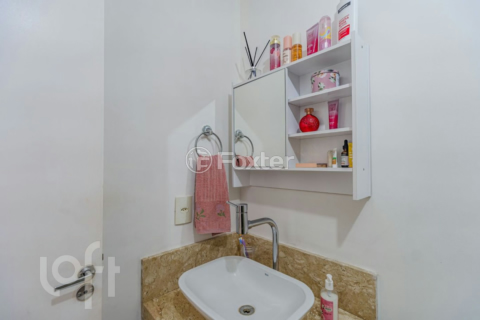 Image 12 - 806620