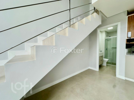 Image 4 - 807686