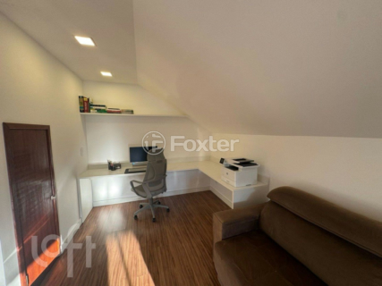 Image 33 - 807851