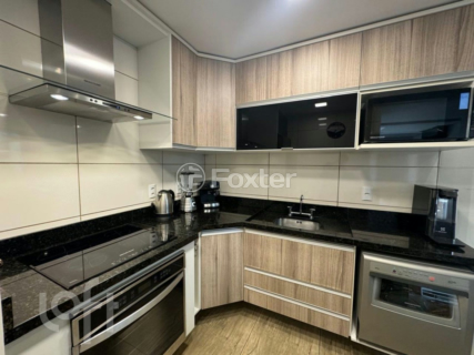 Image 6 - 807851
