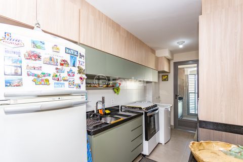 Image 32 - 807949