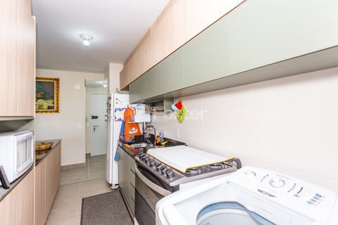 Image 35 - 807949