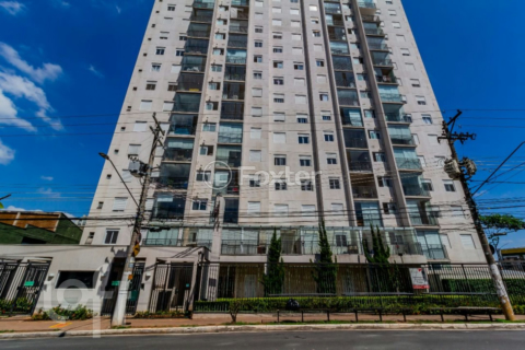 Image 33 - 809077