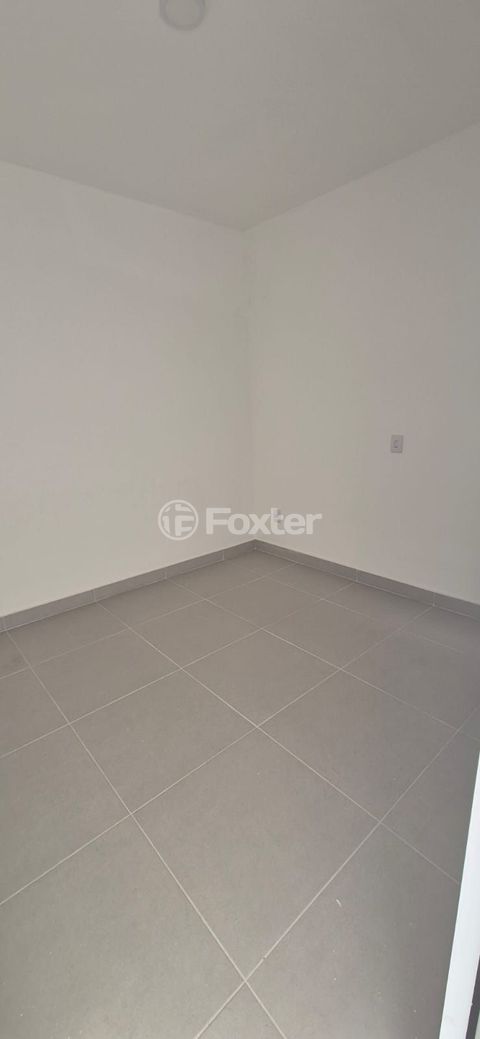 Image 6 - 809618