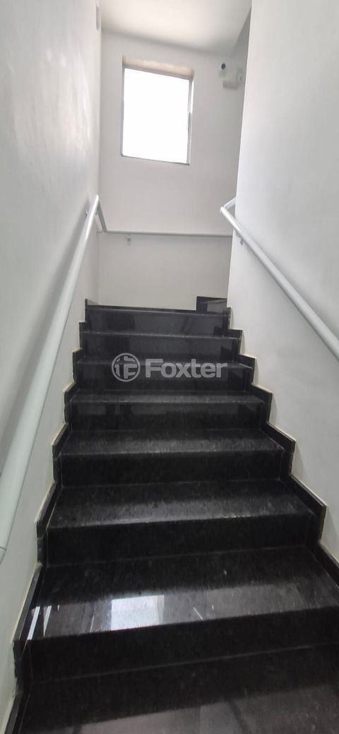 Image 7 - 809618