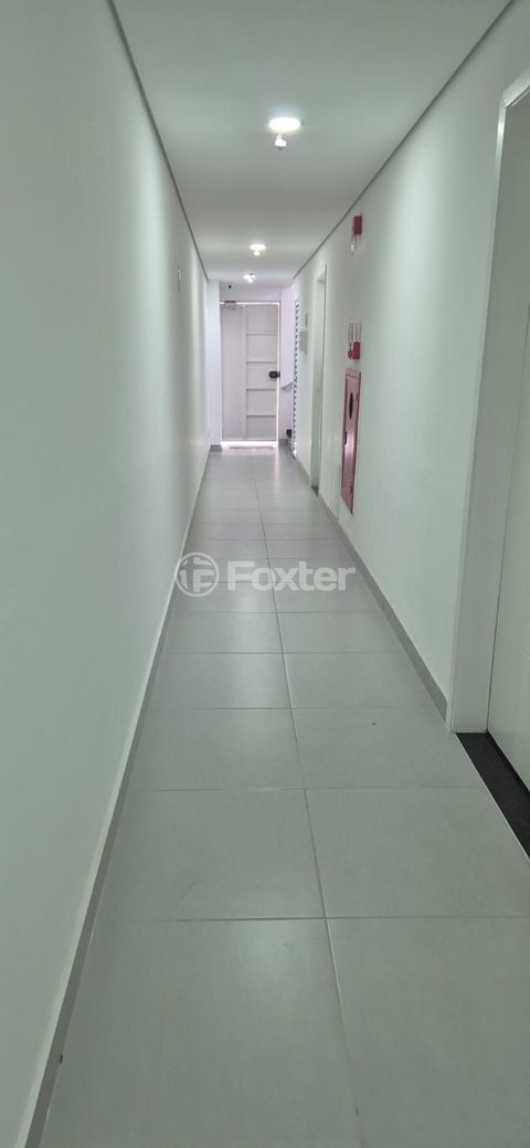 Image 8 - 809619