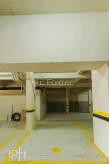 Image 21 - 809629