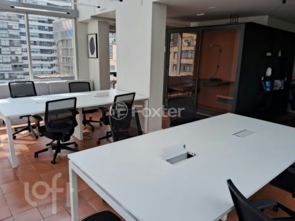 Image 31 - 809677