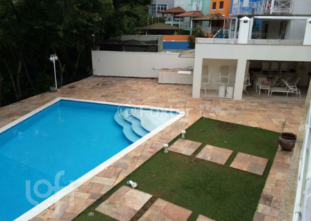 Image 8 - 809682