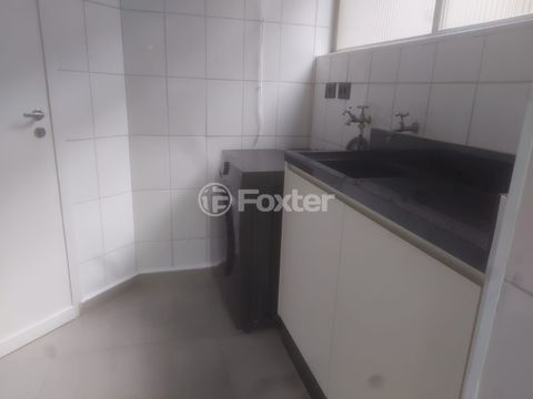Image 7 - 809736