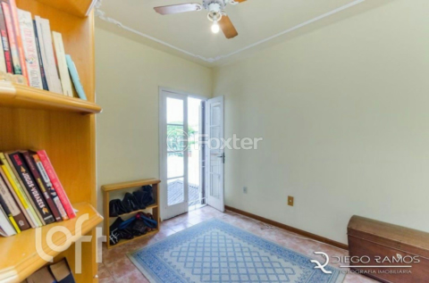 Image 11 - 809766