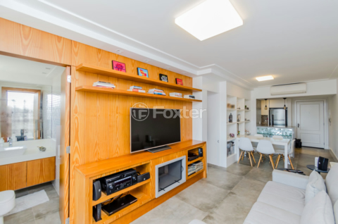 Image 3 - 809937