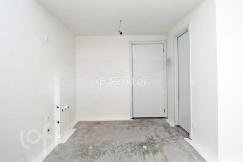 Image 3 - 810176