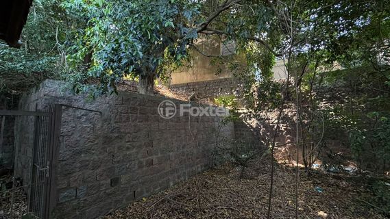 Image 5 - 810318