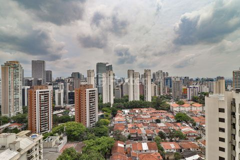 Image 10 - 810488