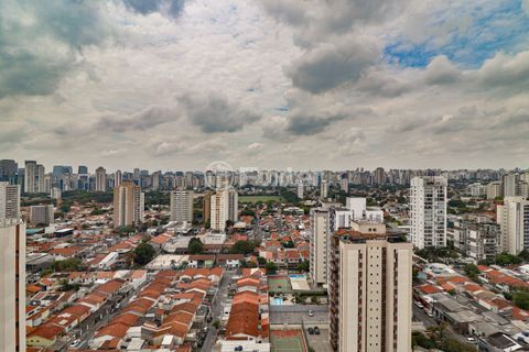 Image 29 - 810488