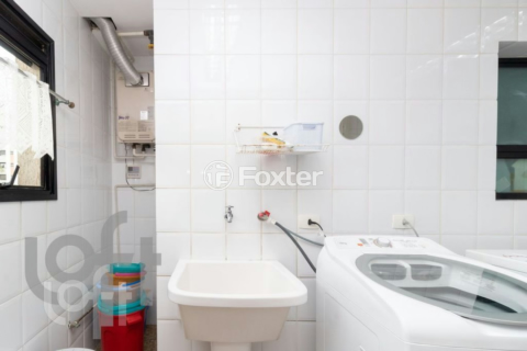 Image 30 - 810678