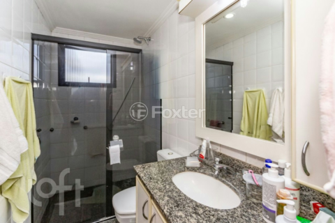 Image 34 - 810827
