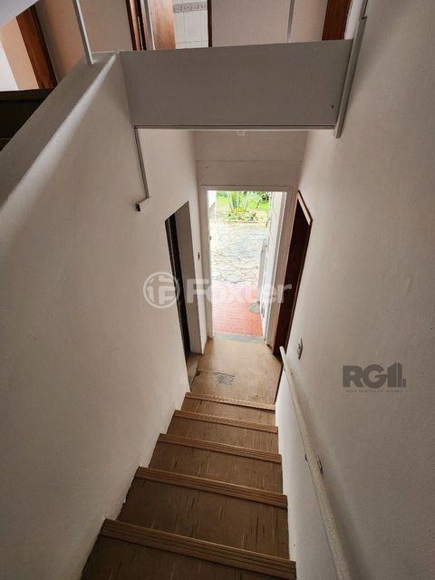 Image 25 - 811139