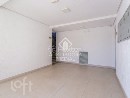 Image 32 - 811552