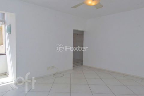 Image 2 - 811957