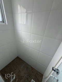Image 4 - 812391