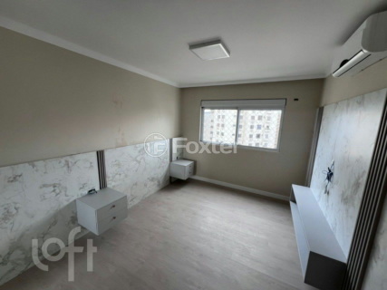 Image 7 - 812391
