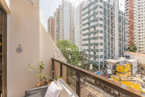 Image 7 - 813305