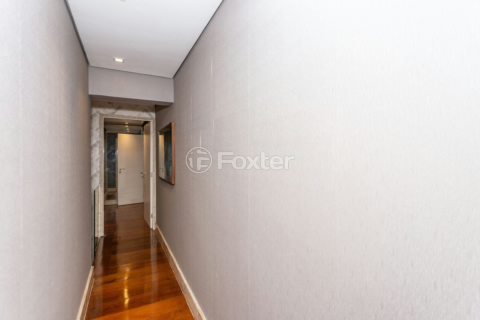 Image 66 - 813305