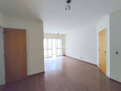 Image 7 - 813354