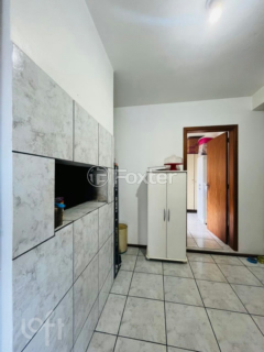 Image 8 - 813572