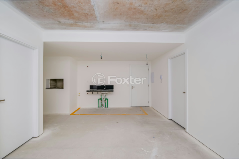 Image 3 - 813762